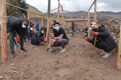 Engineering Service Trips: A Guide for Educators