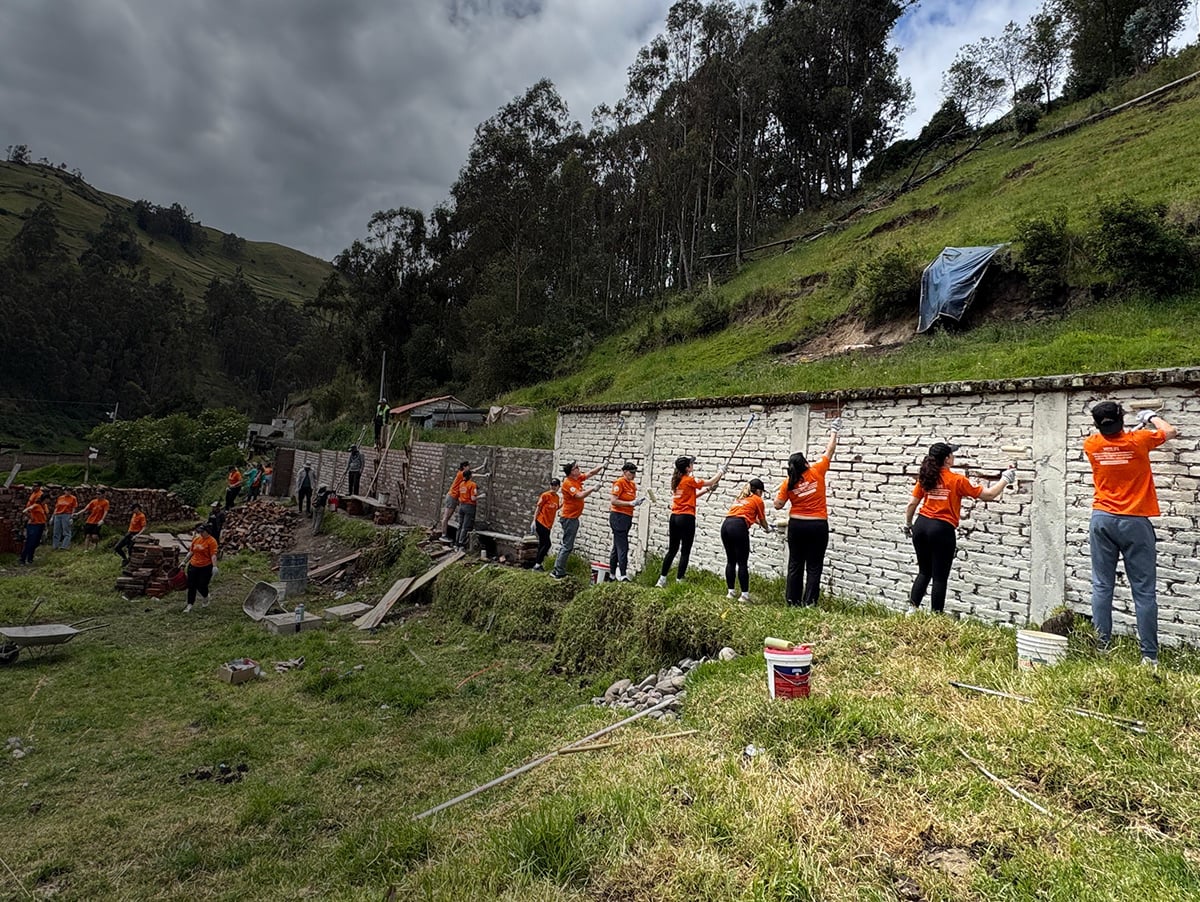 https://21548837.fs1.hubspotusercontent-na1.net/hubfs/21548837/ecuador-seasons.jpg
